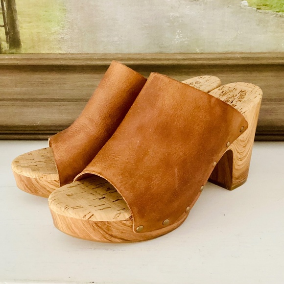 Kork-Ease Danika Platform Sandal peep toe clog camel leather studded size 10M - Picture 1 of 16